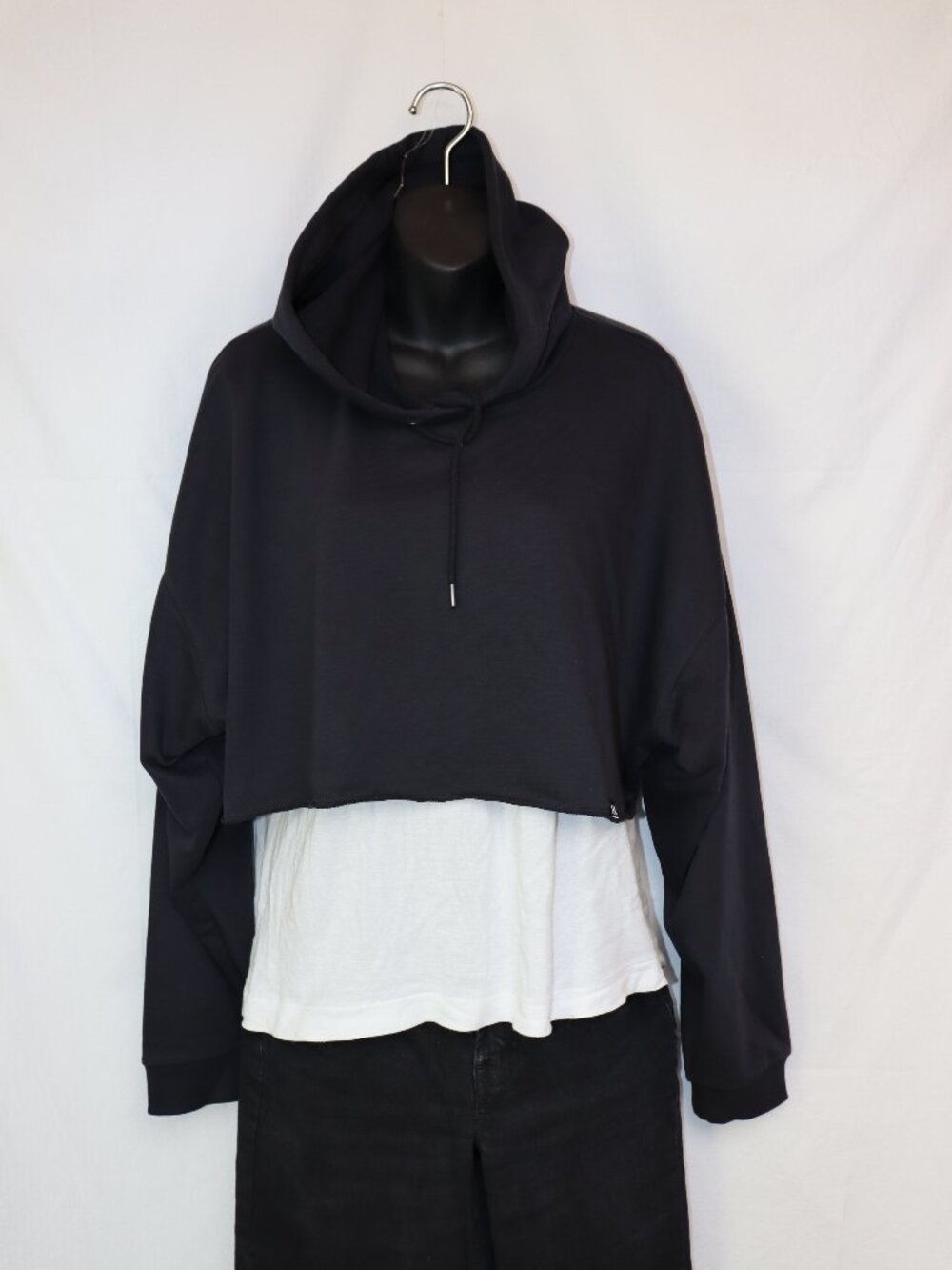 Under Armour Cropped Two‑Tone Hoodie – Size X